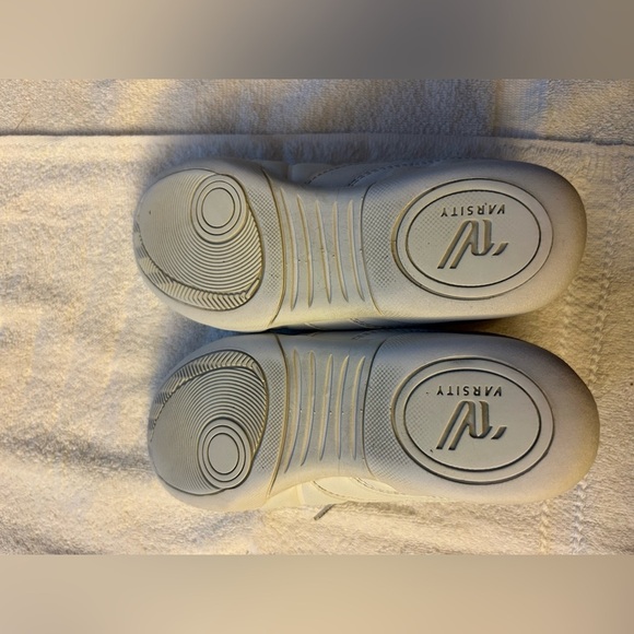 White competition cheer shoe by varsity - Picture 3 of 5